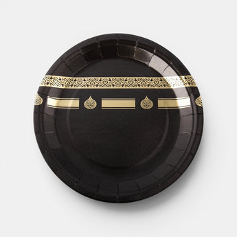 Assiette jetable noire avec motif doré Kaaba, idéale pour célébrer le Hajj et l'Omra par Galeries d'Orient.